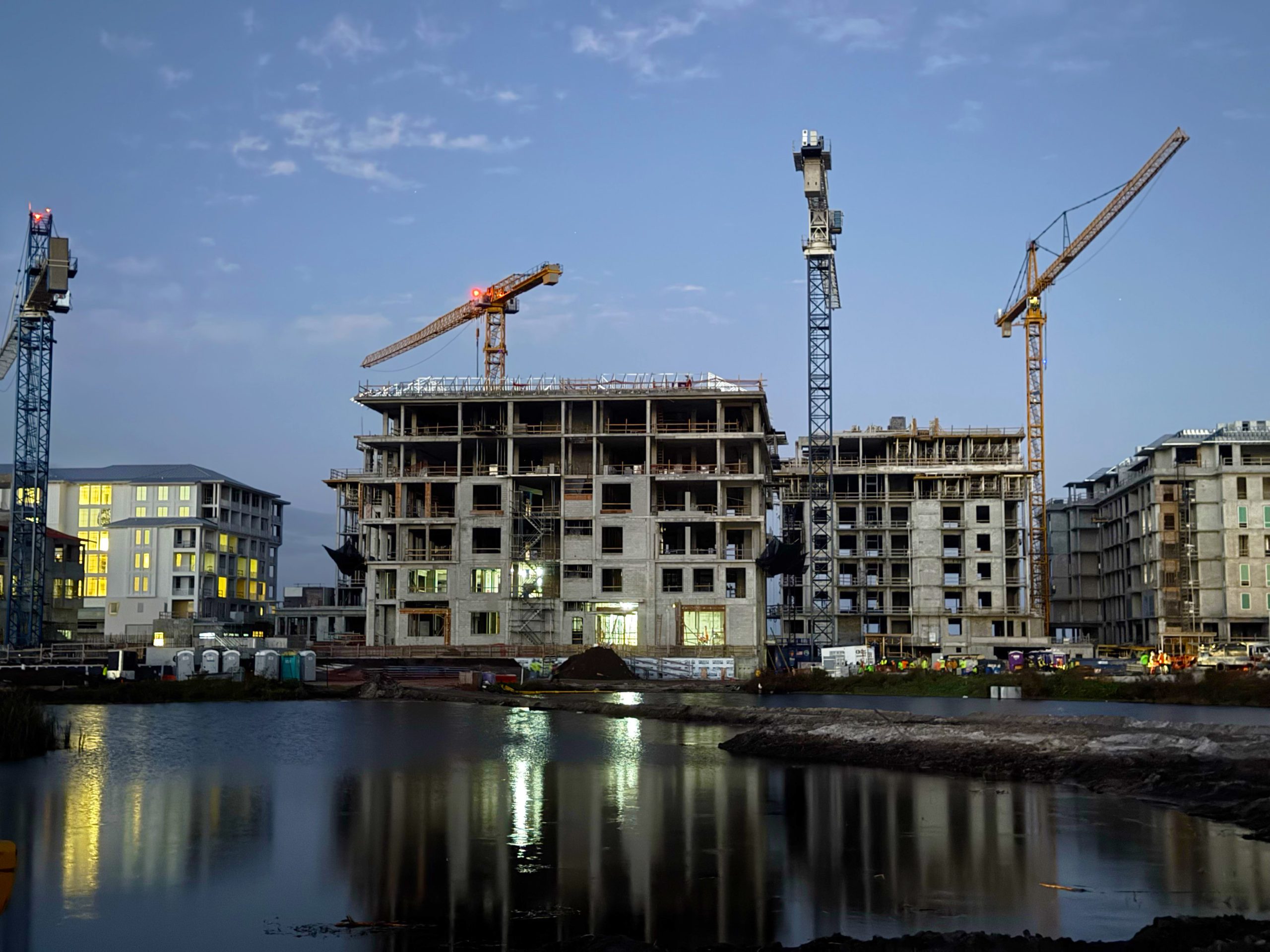 NAPLES BEACH CLUB - BUILDING E - TOP OUT REACHED